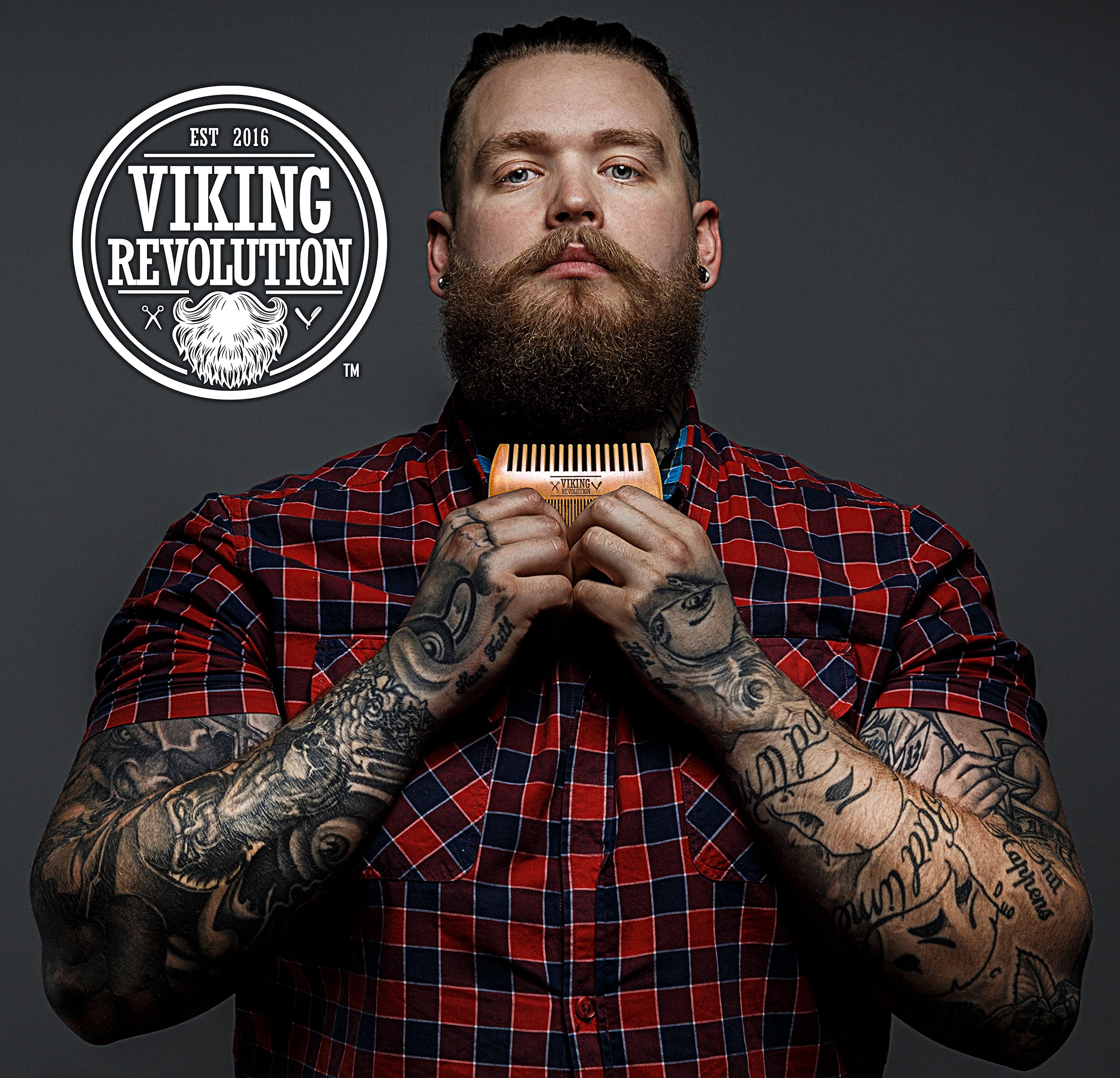 Dientes finos y gruesos del peine Viking Revolution para desenredar con suavidad.