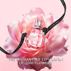 Notas de jazmín en Flowerbomb añaden florales luminosos y elegancia.