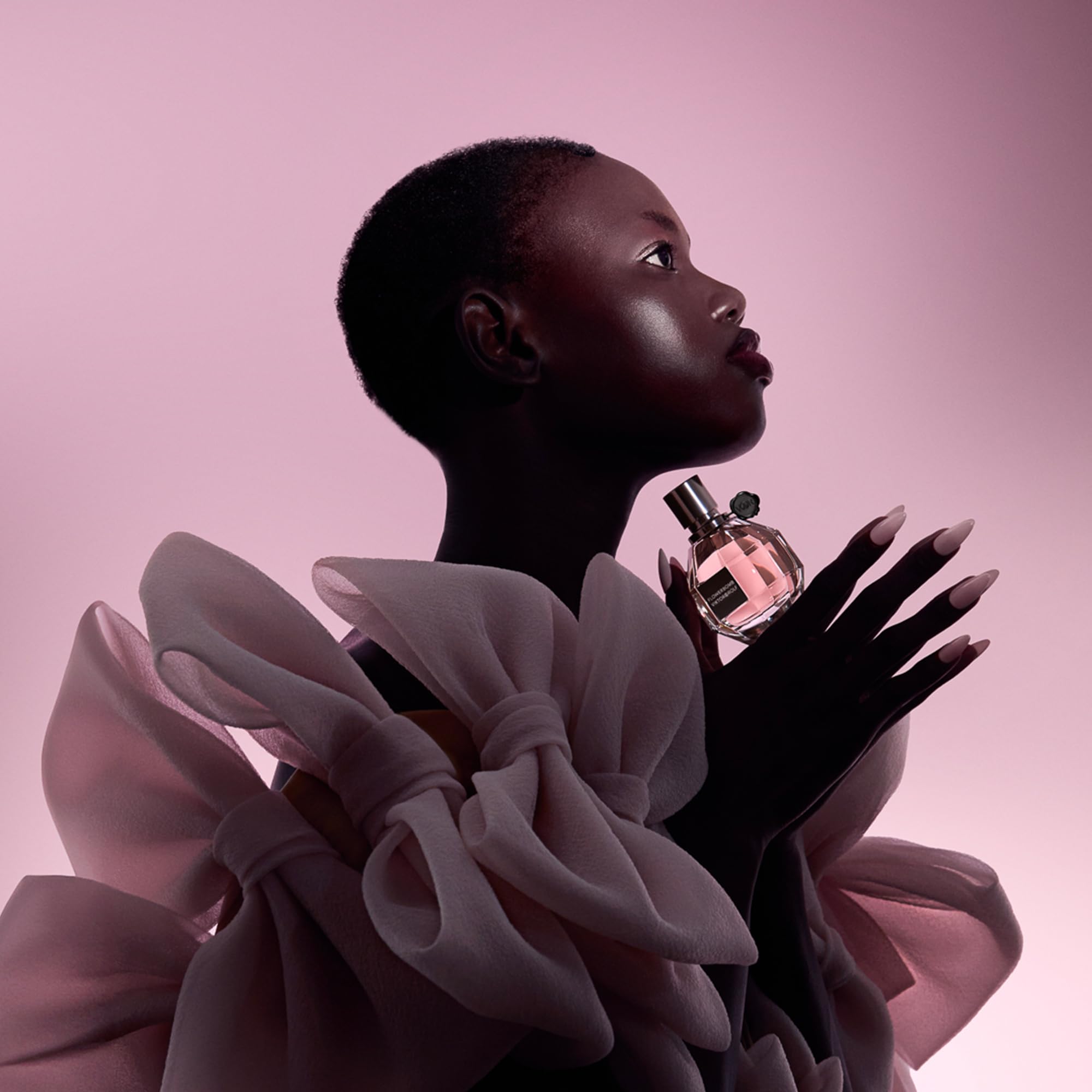 Viktor&Rolf Flowerbomb: uso diario para realzar el estilo.
