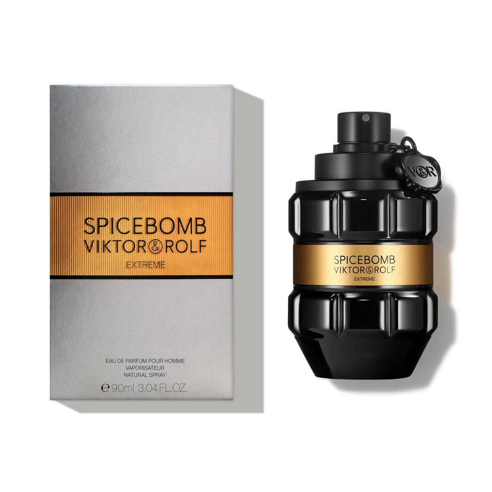 Etiqueta brillante de Spicebomb Extreme resalta notas de ámbar y vainilla para presencia duradera.