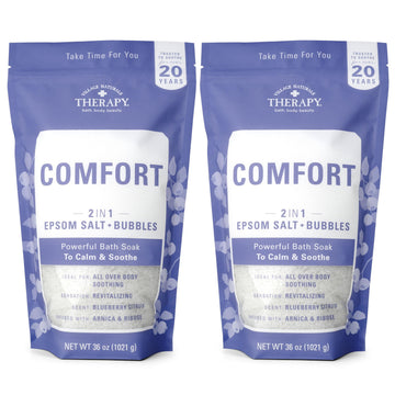 Village Naturals Therapy Comfort Bath, espuma abundante en primer plano para relajación muscular.