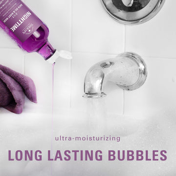 Village Naturals Therapy uso en ducha con esponja para limpiar suavemente
