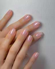 Vishine gel nude rosa en dos capas, tono más intenso.