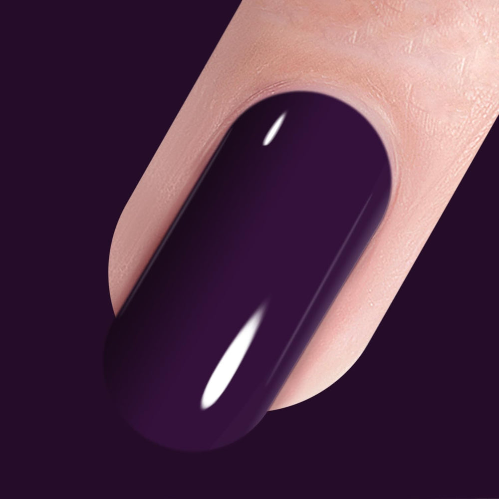 Color morado intenso Vishine Gelpolish para manicura con estilo.