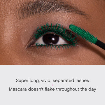 Vivienne Sabó Cabaret Premiere Máscara Verde, fórmula resistente a manchas para una mirada cuidada.