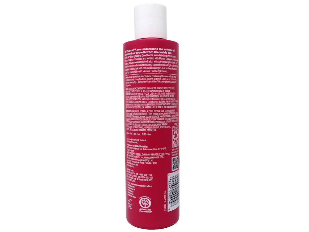 Hojas de eucalipto fresco aportando aroma revitalizante a Viviscal.