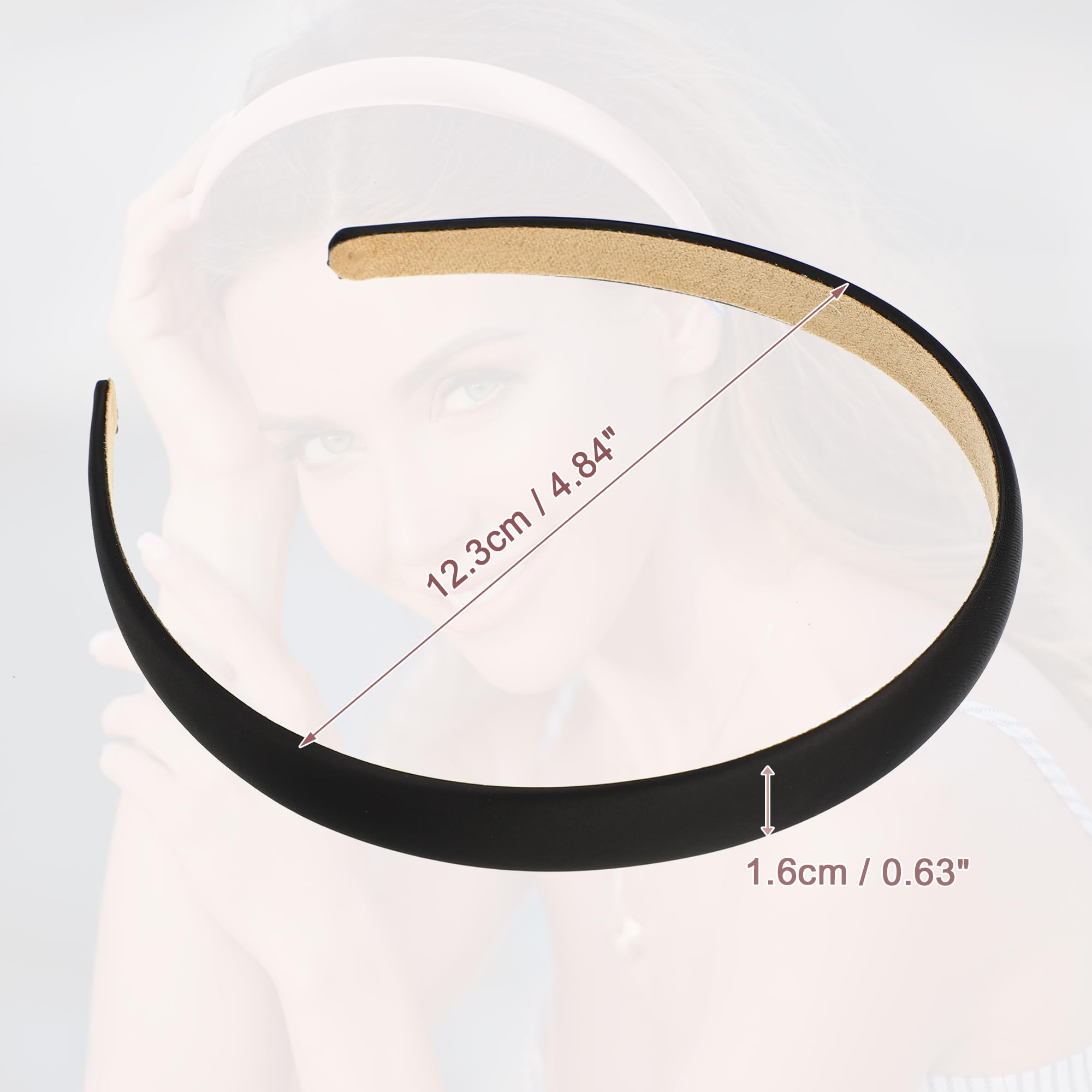 VOCOSTE diadema satin negra, detalle suave, uso diario cómodo.