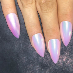 Efecto mermaid aurora Vonrui para uñas con brillo multicolor.