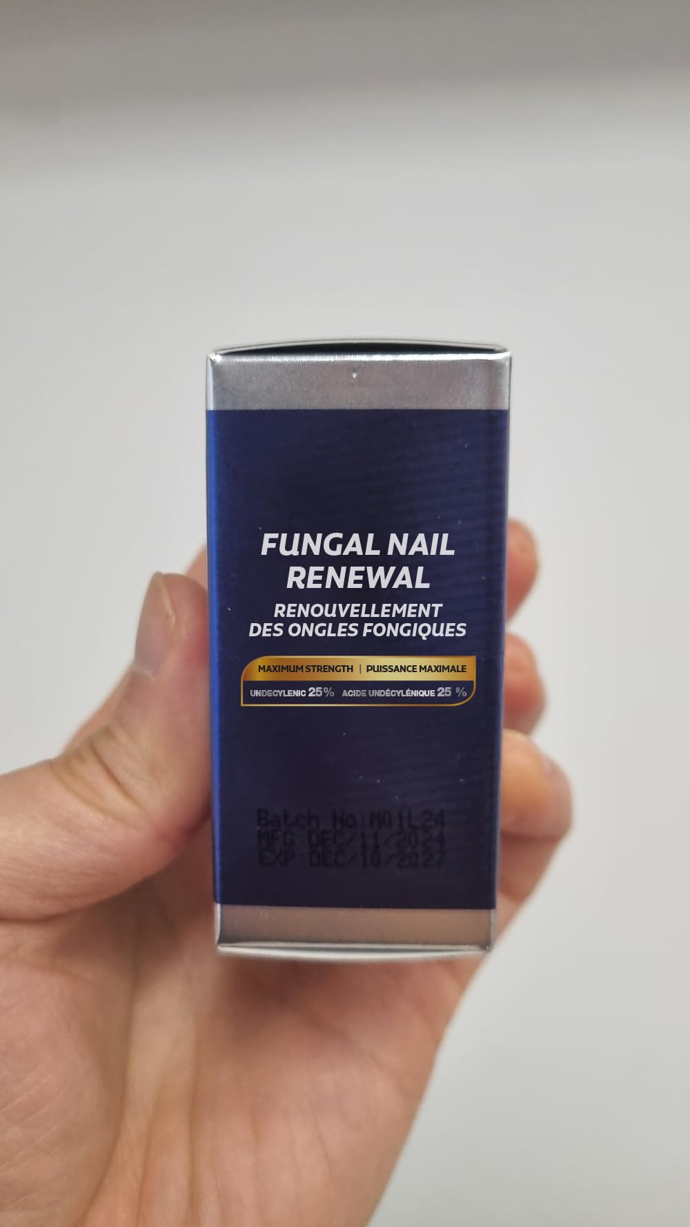 Resultado claro y resiliente en uñas con VTROUY.