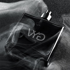 Etiqueta frontal de VYG, aspecto sobrio y elegante para primeras impresiones.