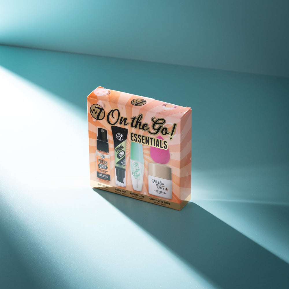 Fijador W7 para fijar el maquillaje y mantener la piel fresca.