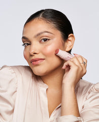 Wander Beauty bâton-crème fard et illuminateur sur les lèvres, couleur hydratante et subtile.