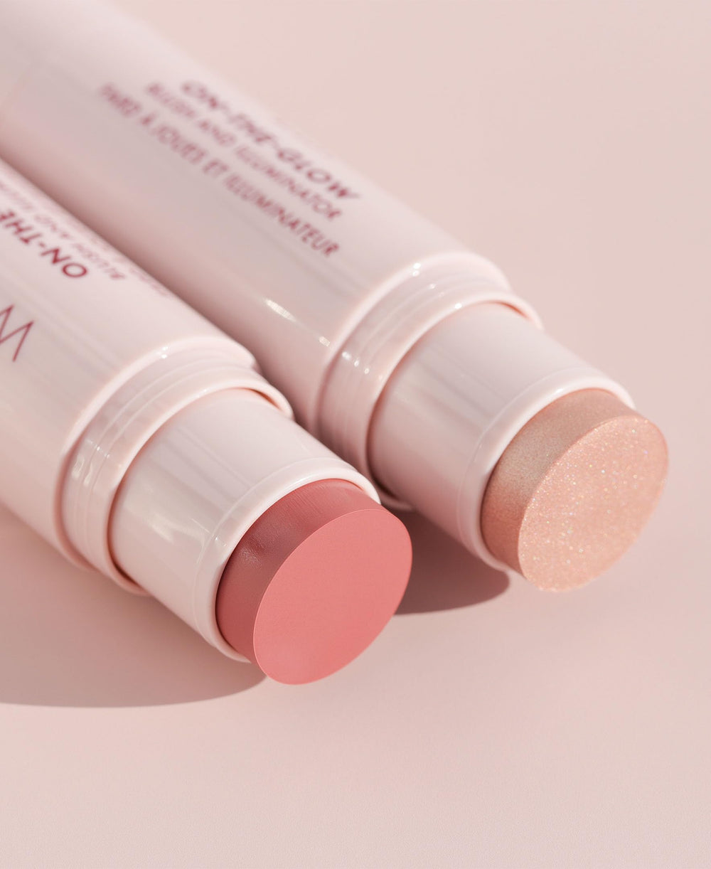 Wander Beauty bâton-crème fard et illuminateur, texture lisse qui glisse pour un éclat doux.