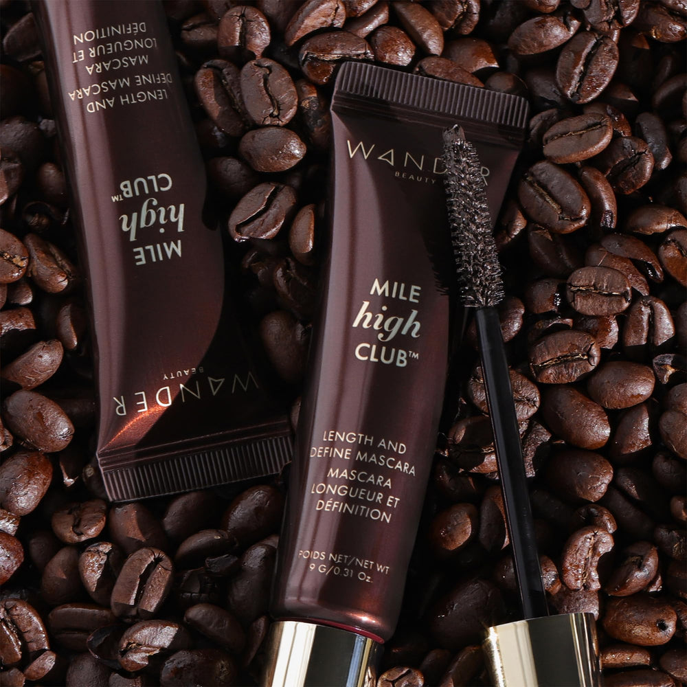 Producto Wander Beauty Mile High Club en neceser para retoques rápidos.