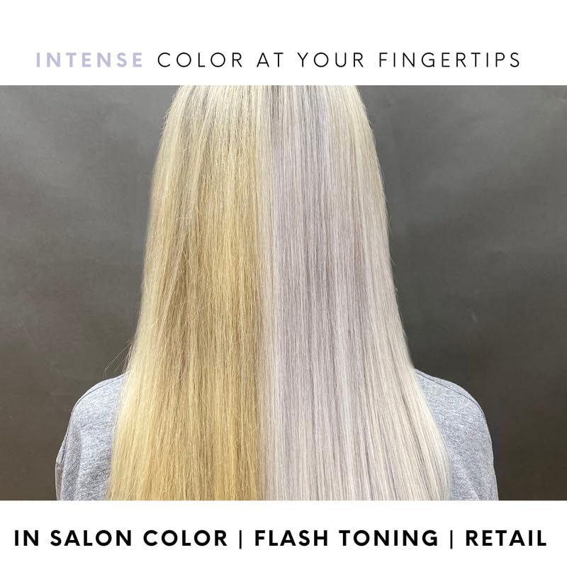 Aplicación de Watercolors Metálico Intenso en cabello color plateado para tono vivo.