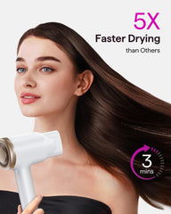 Wavytalk Turblow Pro con conjunto magnético facilita cambios de accesorio para peinados rápidos.
