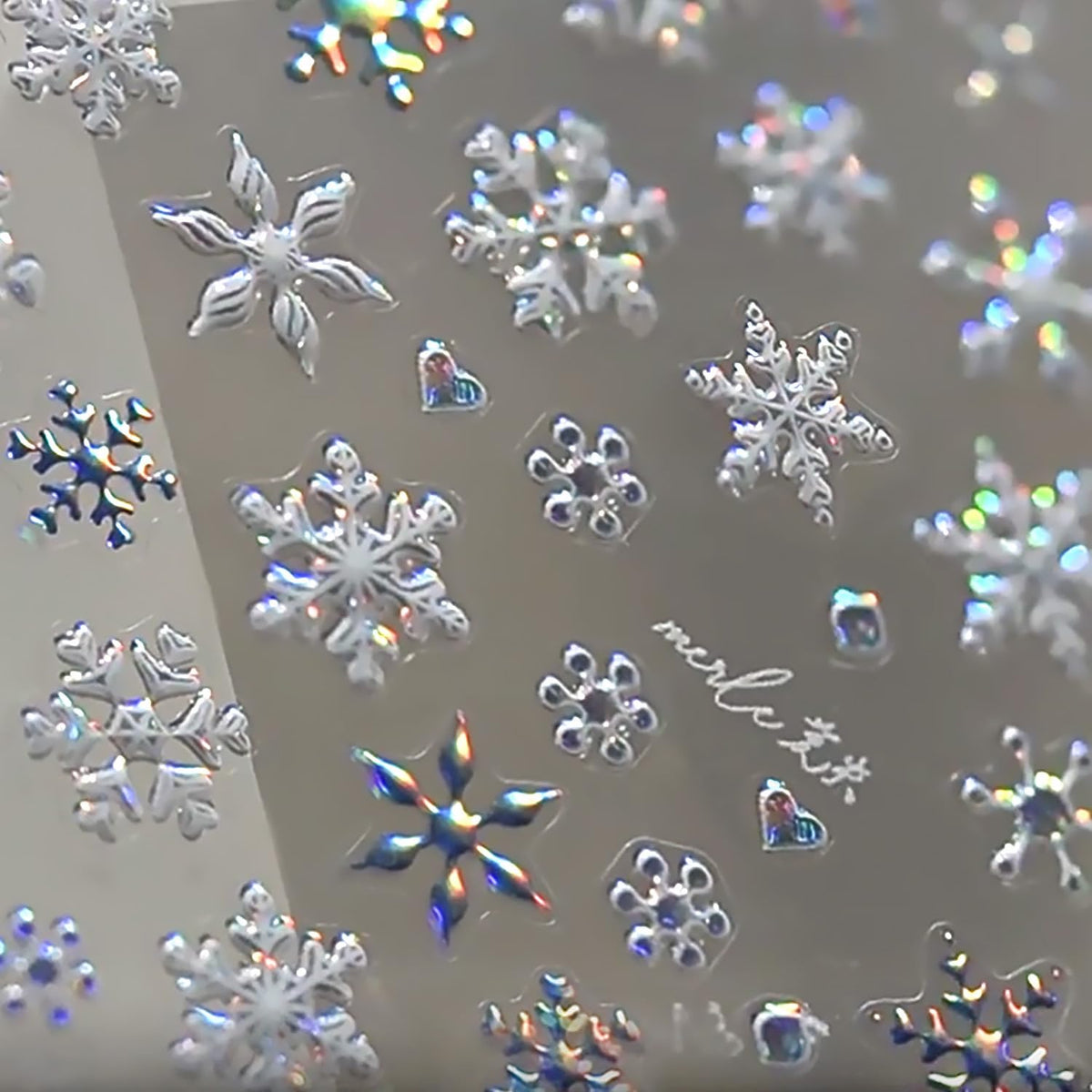 WBRRFJJ copos de nieve holográficos azul blanco, ideal para decoraciones navideñas en uñas.