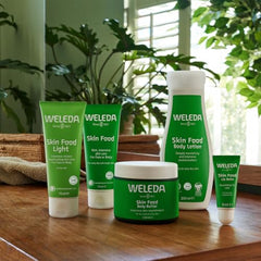 Weleda labial con aceite de girasol aporta suavidad al aplicar.