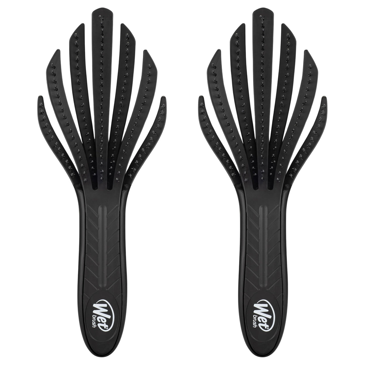 Wet Brush Go Green Curl Detangler negro, primer plano mostrando diseño para rizos y desenredo suave sin tirar