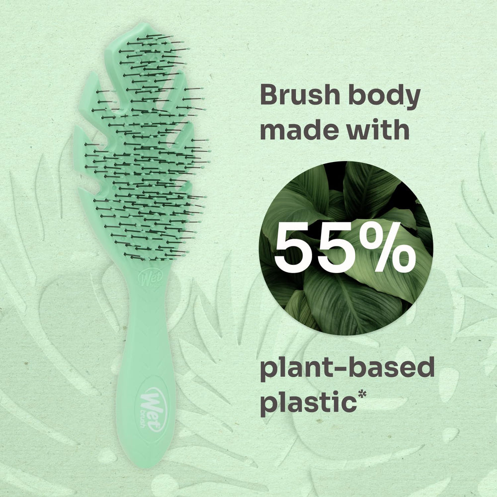 Diseño ergonómico de Wet Brush Go Green Detangler para mayor comodidad