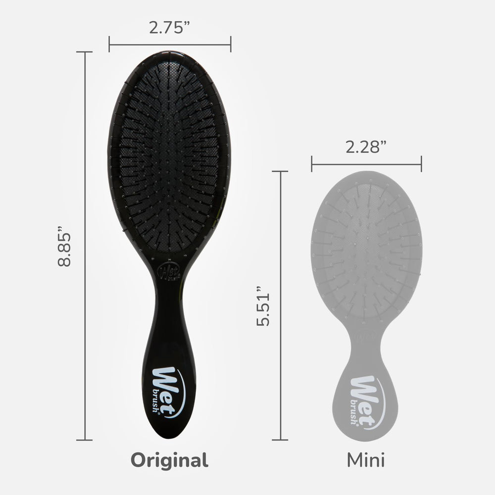 Wet Brush Original Detangler protege puntas y cabello durante el peinado.