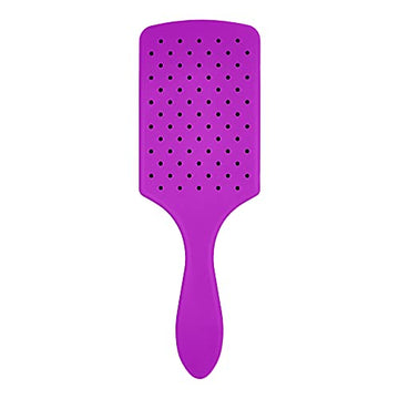 Wet Brush Paddle Detangler facilita el desenredo suave sin tirar del cabello.