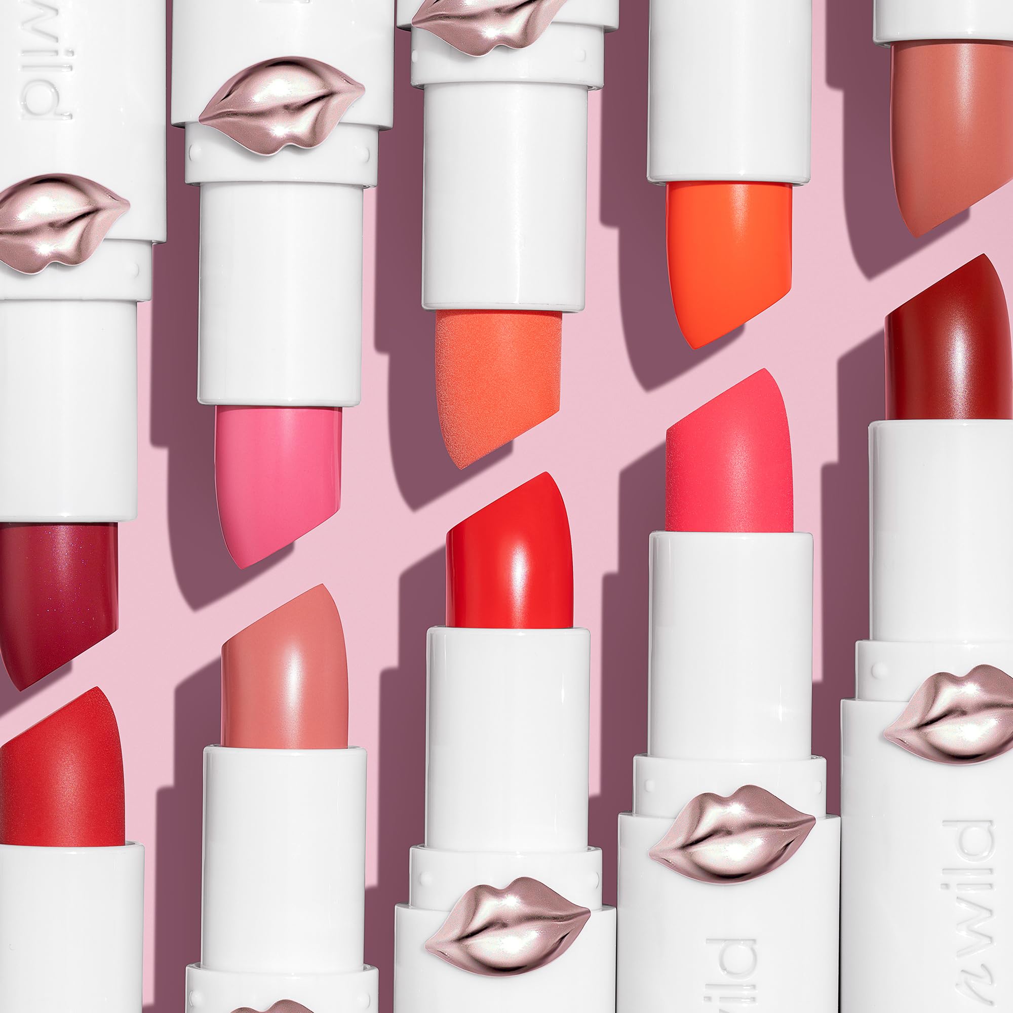 wet n wild Mega Last Brillo Alto Labial, textura suave que desliza sin esfuerzo.