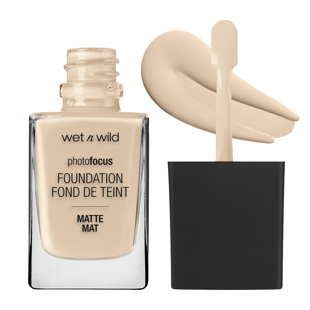 wet n wild Photo Focus base mate en botella para tono uniforme y natural.
