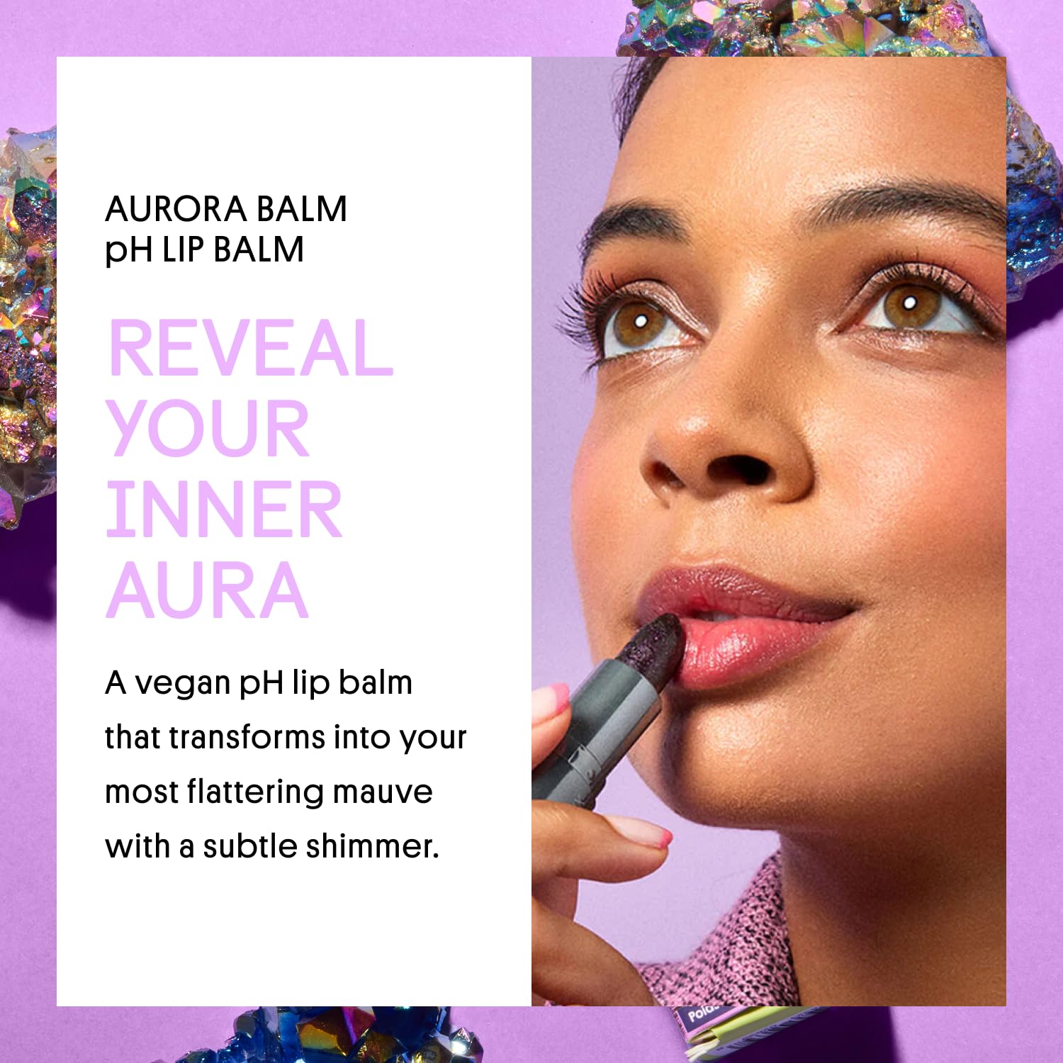 Aplicación suave del Aurora Glimmer Balm en labios y tinte mauve emergente