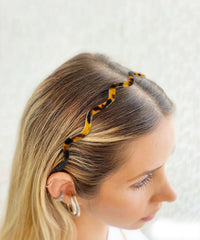 Acetato de alta calidad en diadema WOVOWOVO con brillo y forma estable.