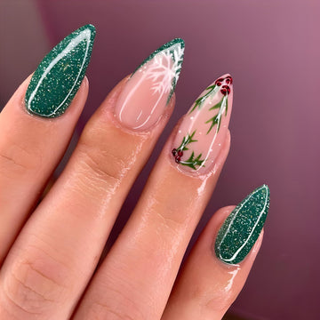 Uñas WULIUFLY Navidad con glitter verde y almendra, ideal para fiestas.