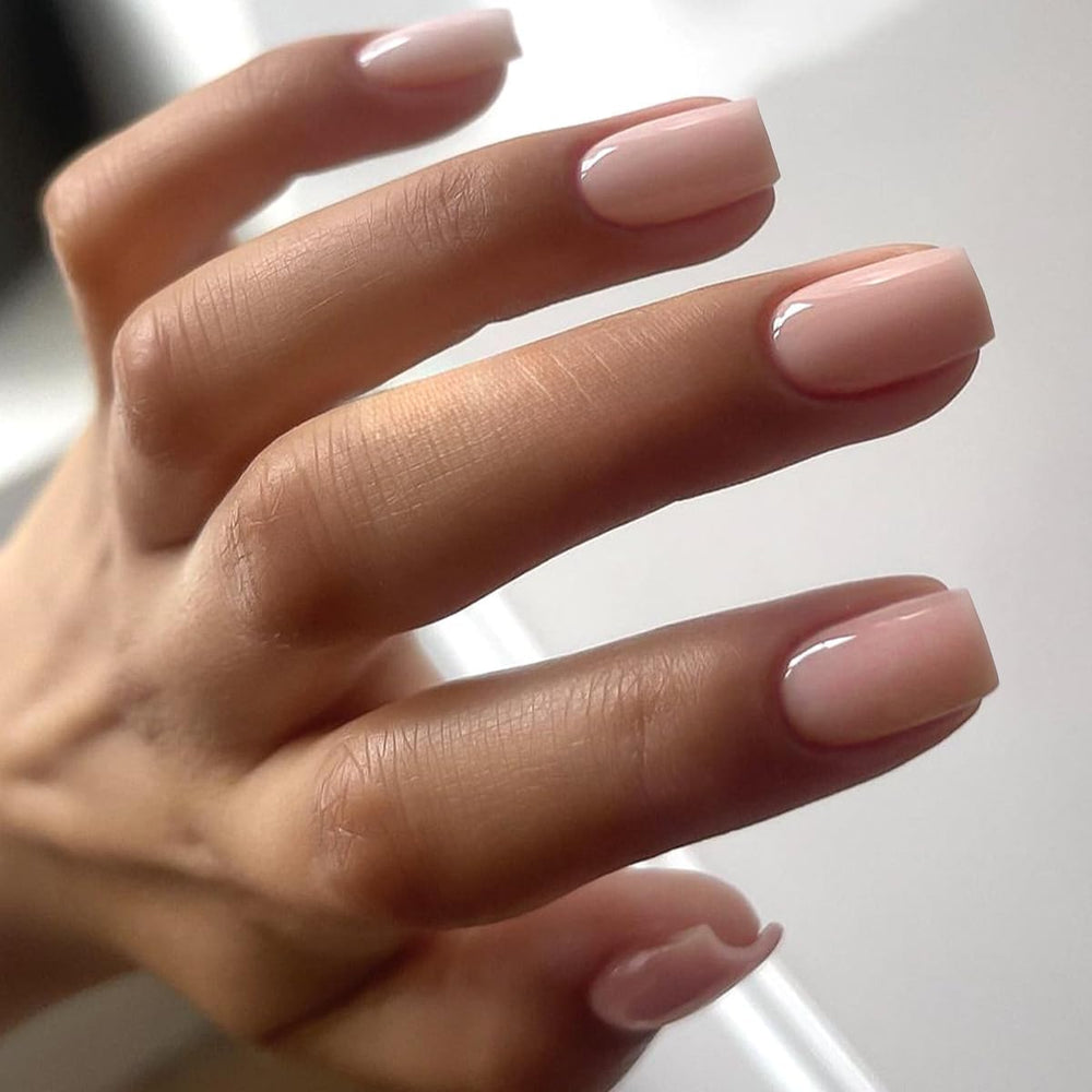 XCREANDO uñas postizas adheridas rápidas para look perfecto durante todo el día.