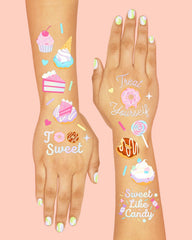 Tatuajes xo-fetti de rebanadas de pastel irisadas para decoración de mesa.