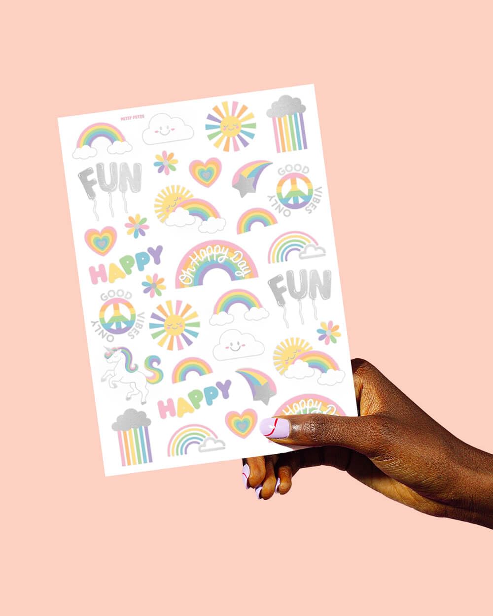Tatuajes colores y figuras xo Fetti, ideales para diversión temática