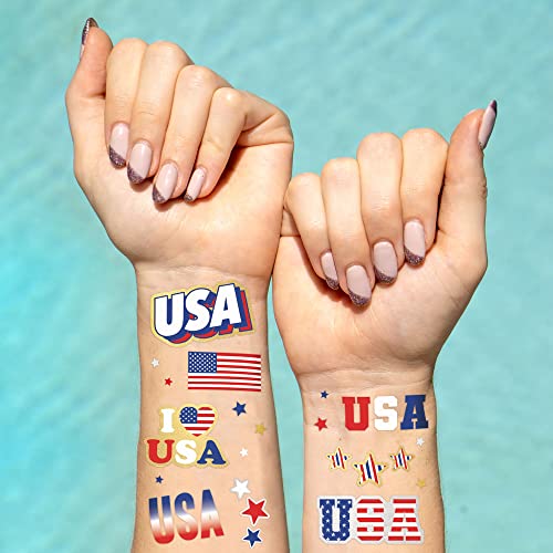 Tatuajes xo Fetti con diseños de Estados Unidos y estrellas para animar la reunión.
