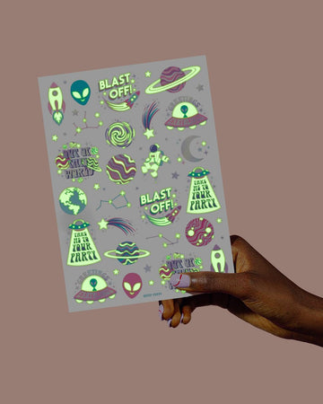 Tatuajes xo Fetti planetas coloridos para juego educativo.