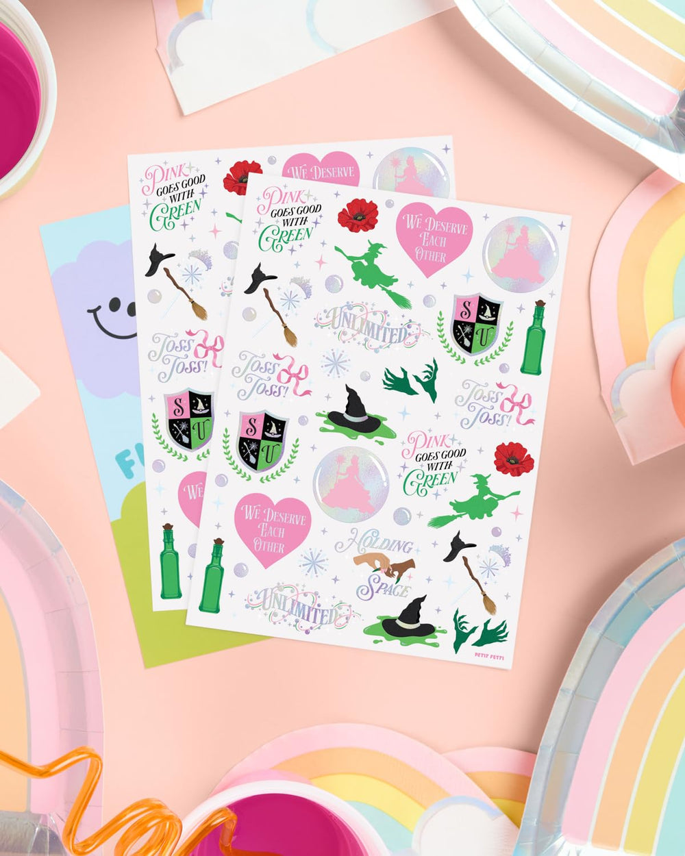 Tatuajes xo Fetti símbolos magia rosa verde con acabado iridiscente para entretenimiento.