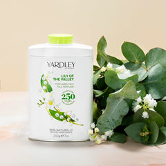 Yardley Lily del Valle talco perfumado: textura ultra fina para absorción suave.