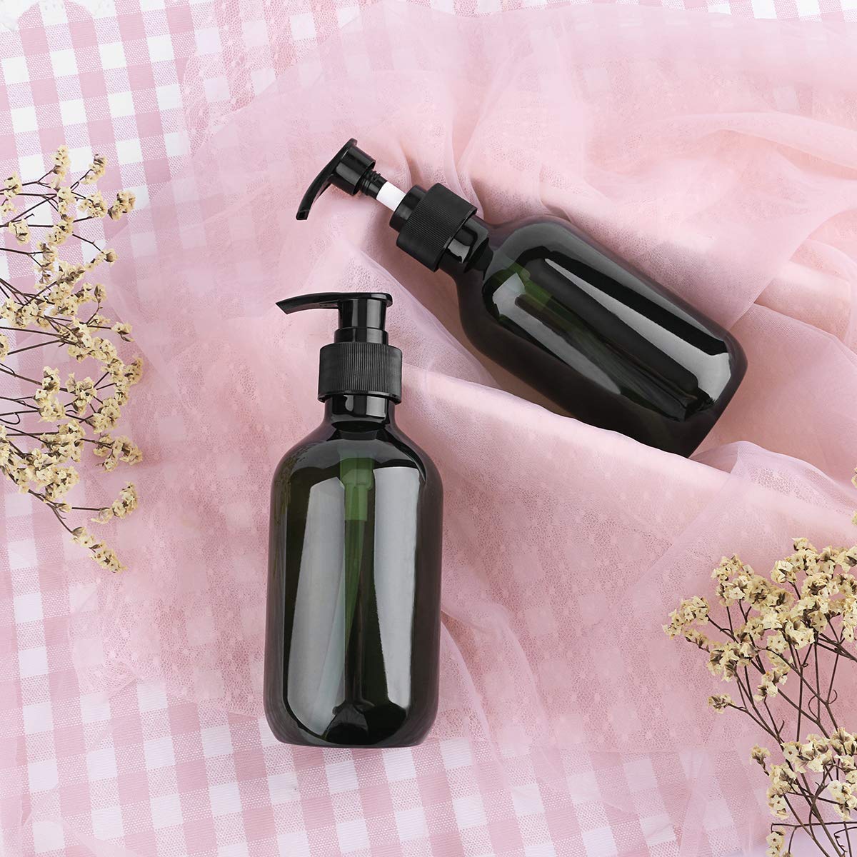 Botella dispensadora Yebeauty verde para rellenar con facilidad.