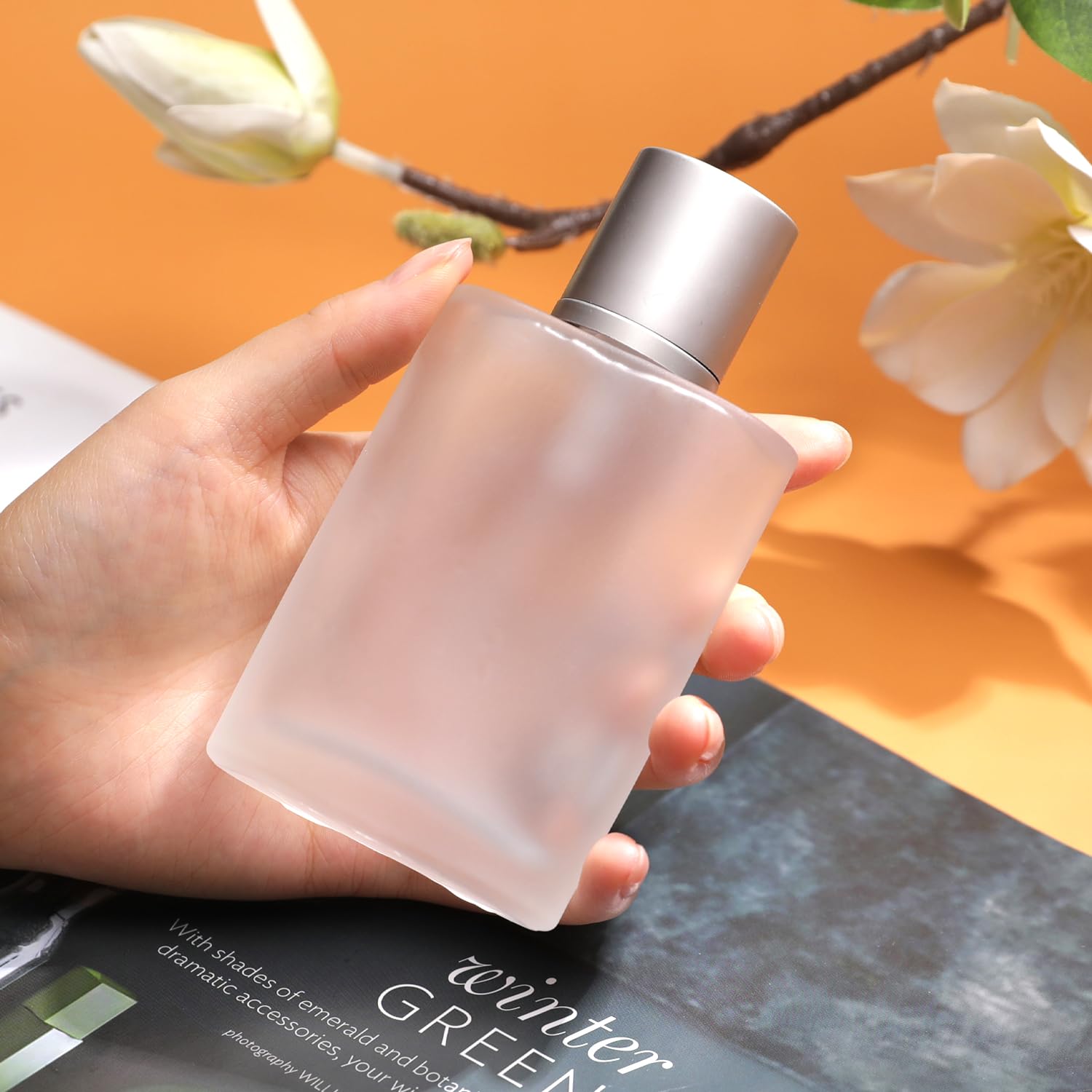 Frasco Yerpkefey de 100 ml, tamaño compacto para llevar.