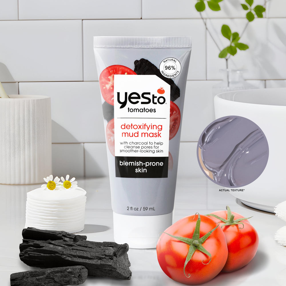 Yes To Tomatoes botella de mascarilla, fácil de aplicar y retirar para rutina rápida.