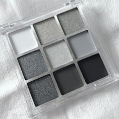 Yeweian paleta de sombras negro humo de 9 colores para looks intensos y duraderos.