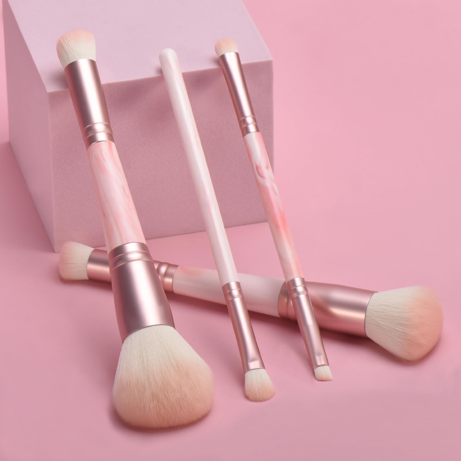 Pinceles YJ-Anyue en rosa para rubor, acabado natural.