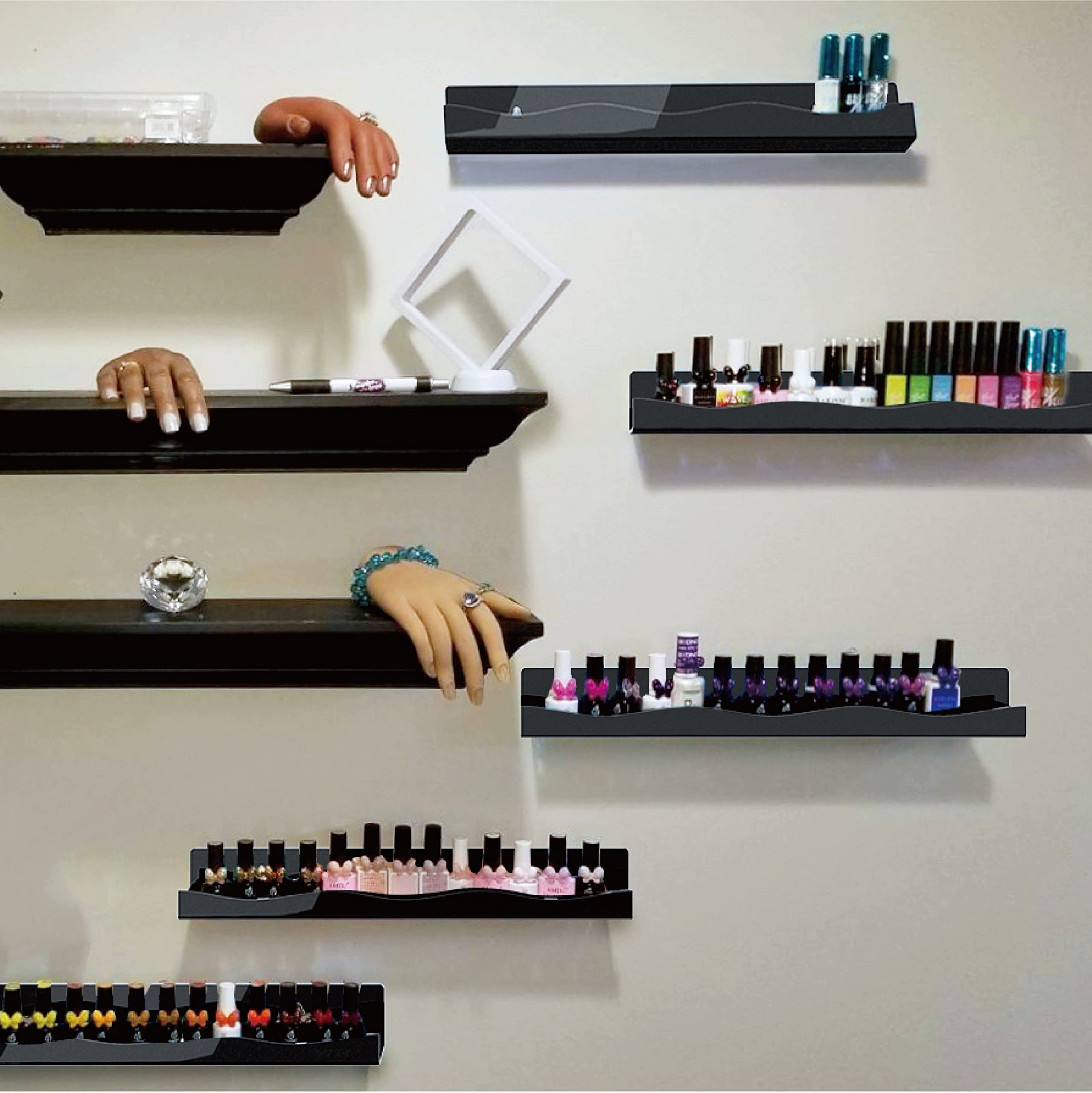 Vista frontal de estante para esmaltes YMVV con seis botellas visibles.
