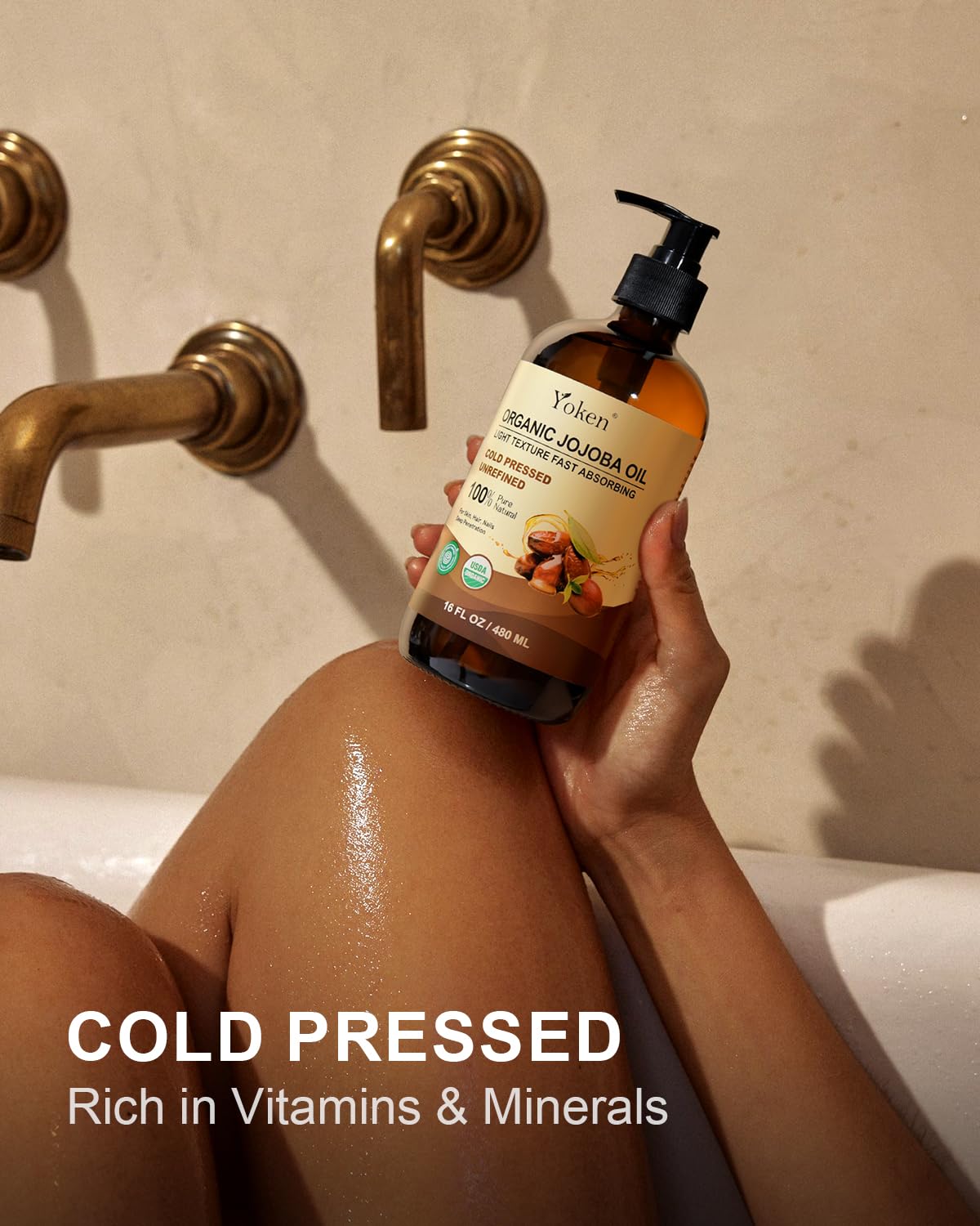 Démaquillage naturel avec l'huile de jojoba Yoken pour le visage.