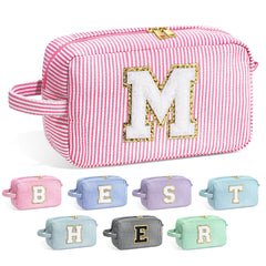 Bolsa YOOLIFE de maquillaje inicial con letra chenille y diseño distintivo.
