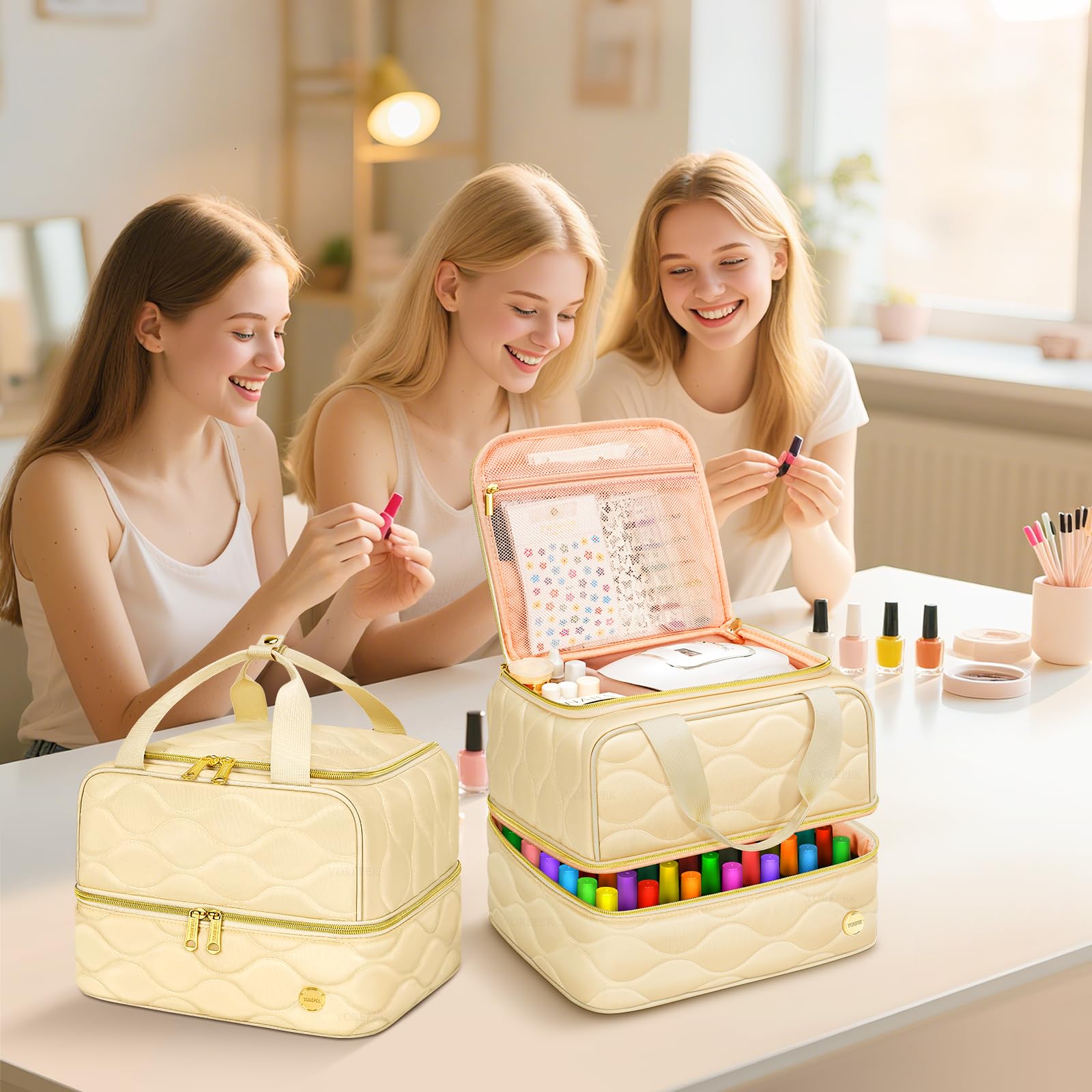Diseño elegante en beige que combina con cualquier estudio