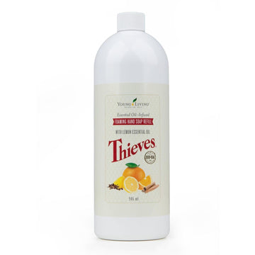 Young Living Thieves Jabon Espuma: botella visible y limpieza suave para manos.