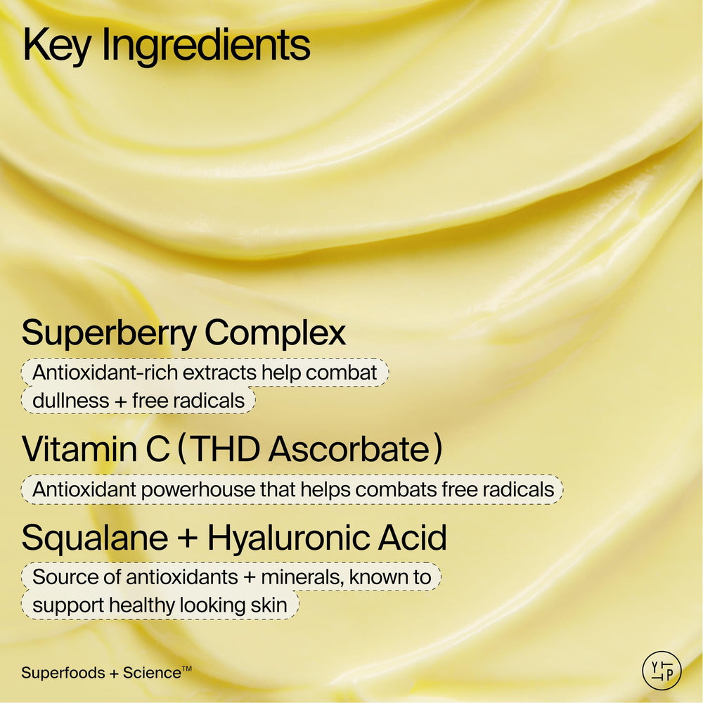 Aplicación nocturna de la mascarilla Superberry para despertar con luminosidad.
