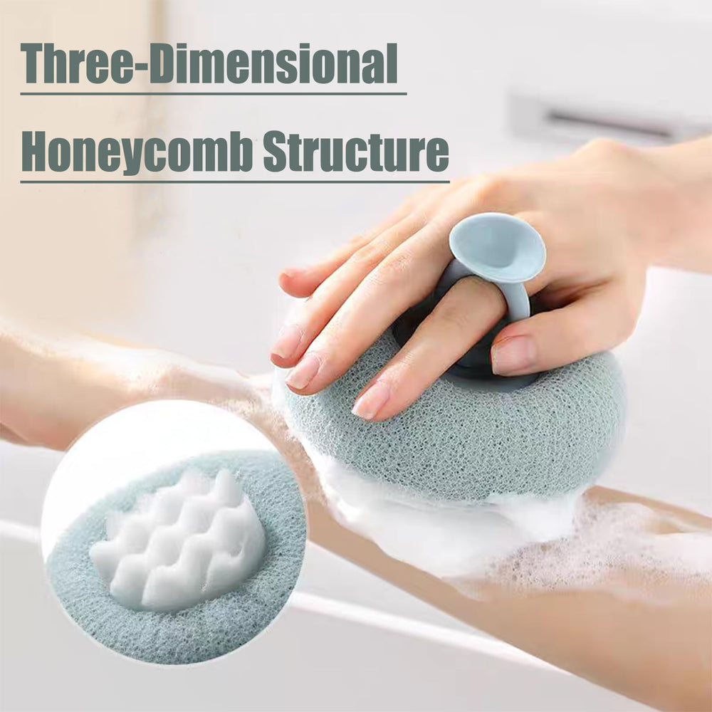 Bola de baño YUMMIS con diseño centro esponja para exfoliar suavemente.